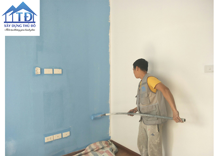 hình ảnh công nhân thi công sơn sửa nhà trọn gói quận Hoàng Mai Hà Nội
